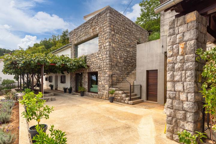 Villa pour 8 personnes, avec jardin et piscine, animaux acceptés dans Grad Opatija - 2