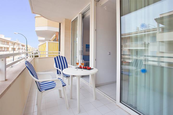 Ganze Wohnung, Ferienwohnung 'Apartamento Estándar' mit Balkon, Wlan und Klimaanlage in Playa d'es Port, Ses Salines