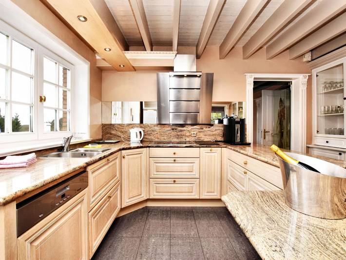 Location de vacances pour 14 personnes, avec jardin ainsi que sauna et piscine dans Septon - 3