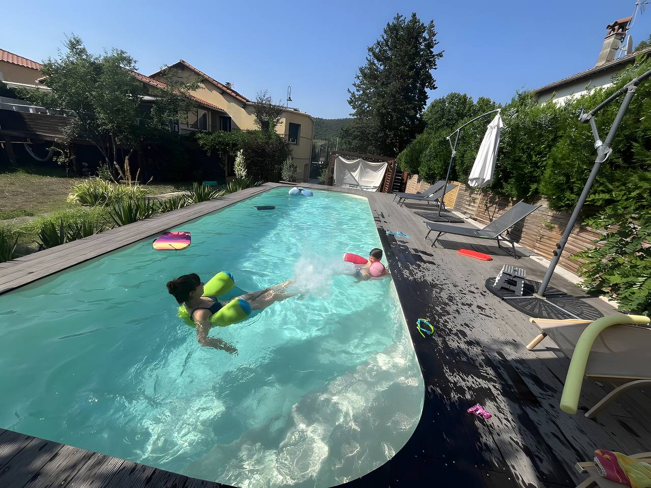Appartement entier, Appartement « Céret » avec vue sur la montagne, piscine partagée et Wi-Fi in Céret, Région de Céret