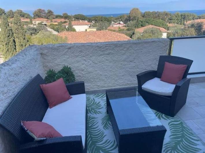 Gîte pour 7 personnes, avec vue et terrasse dans Gare du Club Med Cocody - 3