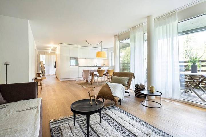Ferienwohnung für 6 Personen, mit Balkon und Terrasse in Trin
