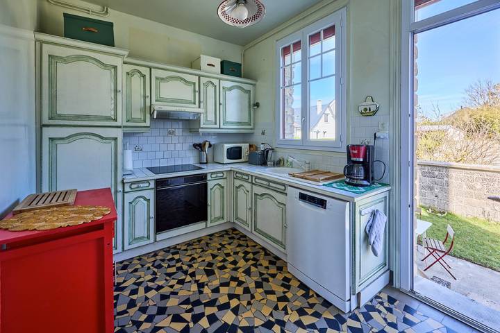 Location de vacances pour 6 personnes, avec jardin à Bernières-sur-Mer - 3