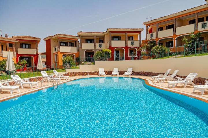 Appartamento intero, Residenza Le Farfalle 'A' con Vista giardino, Wi-Fi e Aria Condizionata in Tergu, Provincia di Sassari