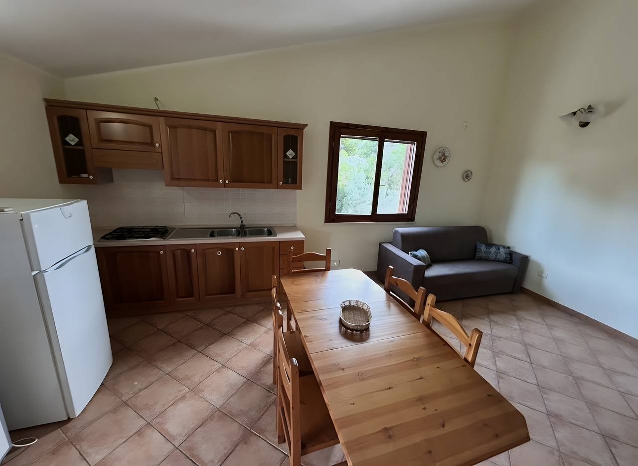 Appartamento intero, Villetta 'Ella' con terrazza privata, giardino privato e balcone in Spiaggia di Porto Pino, Porto Pino