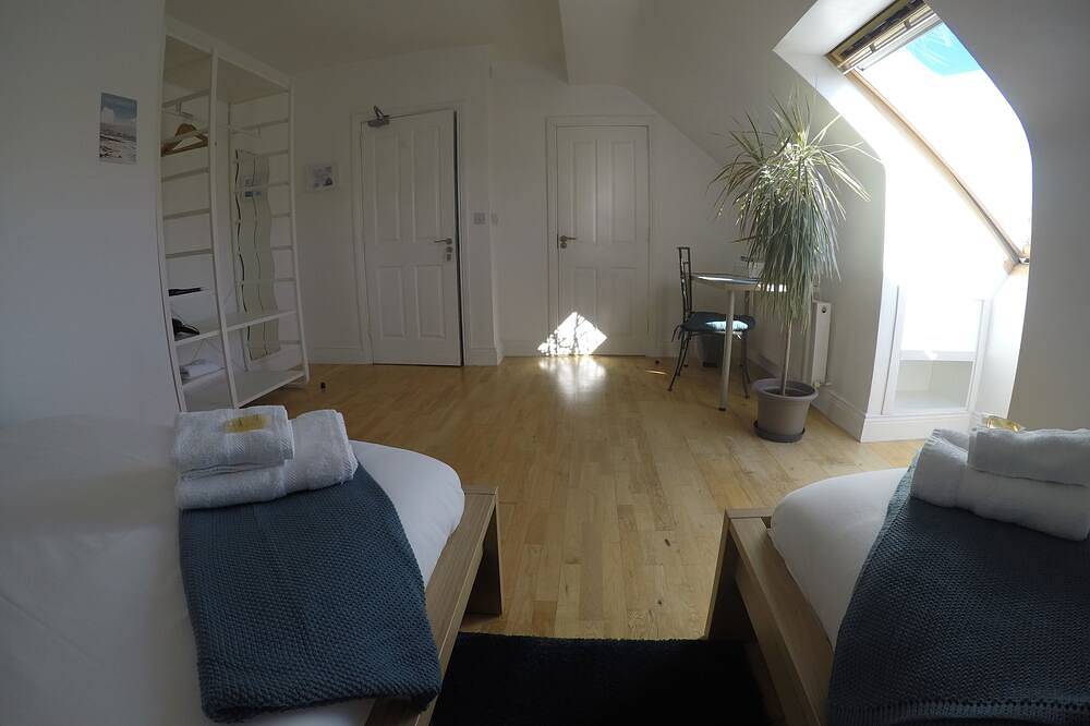 Triple room with ensuite bathroom in Portmagee, County Kerry