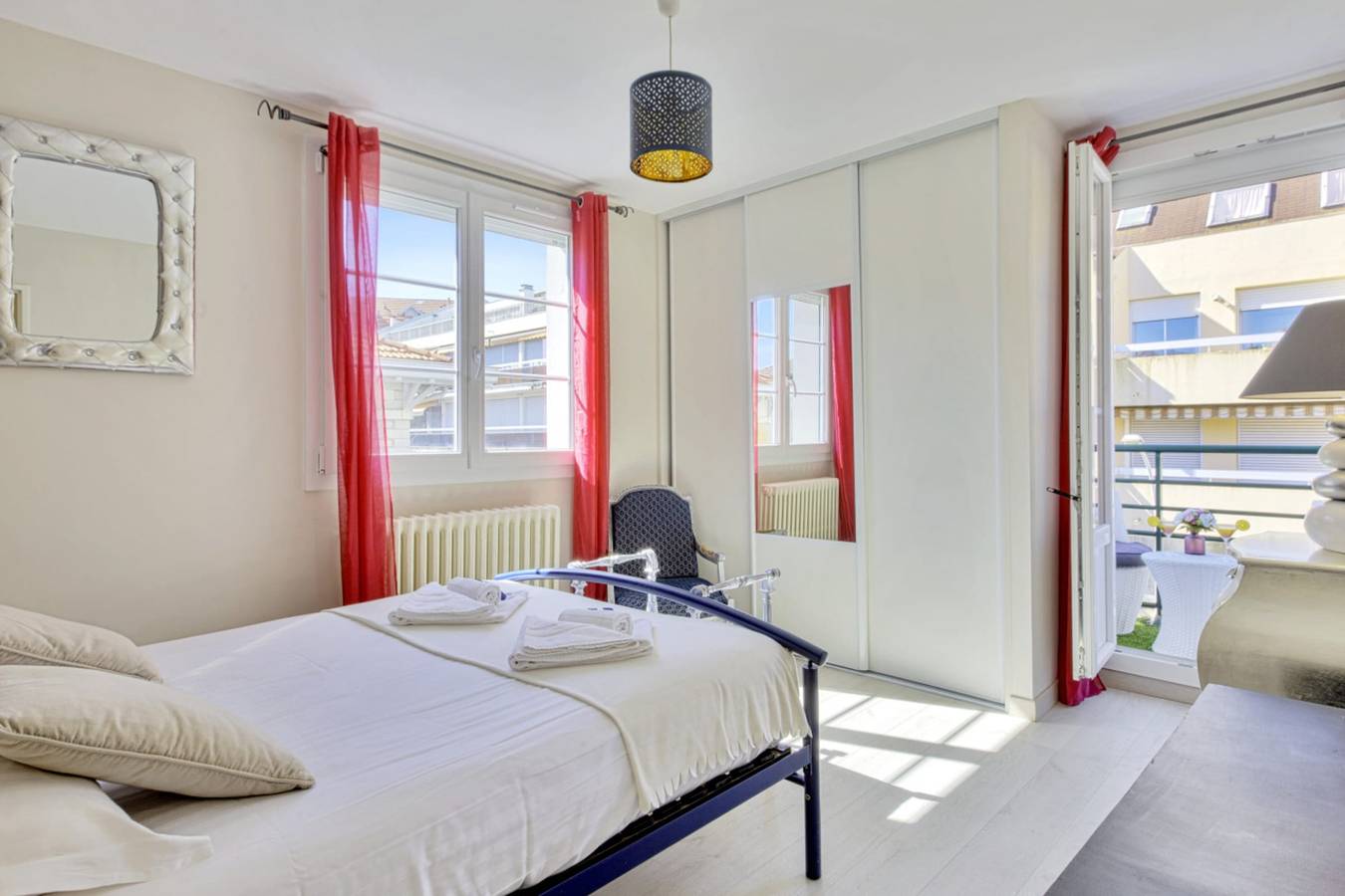 Entire apartment, Appartement de la Grande Plage - Welkeys in Biarritz, Bayonne region
