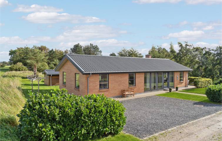 Ferienhaus für 7 Personen, mit Terrasse und Whirlpool sowie Garten