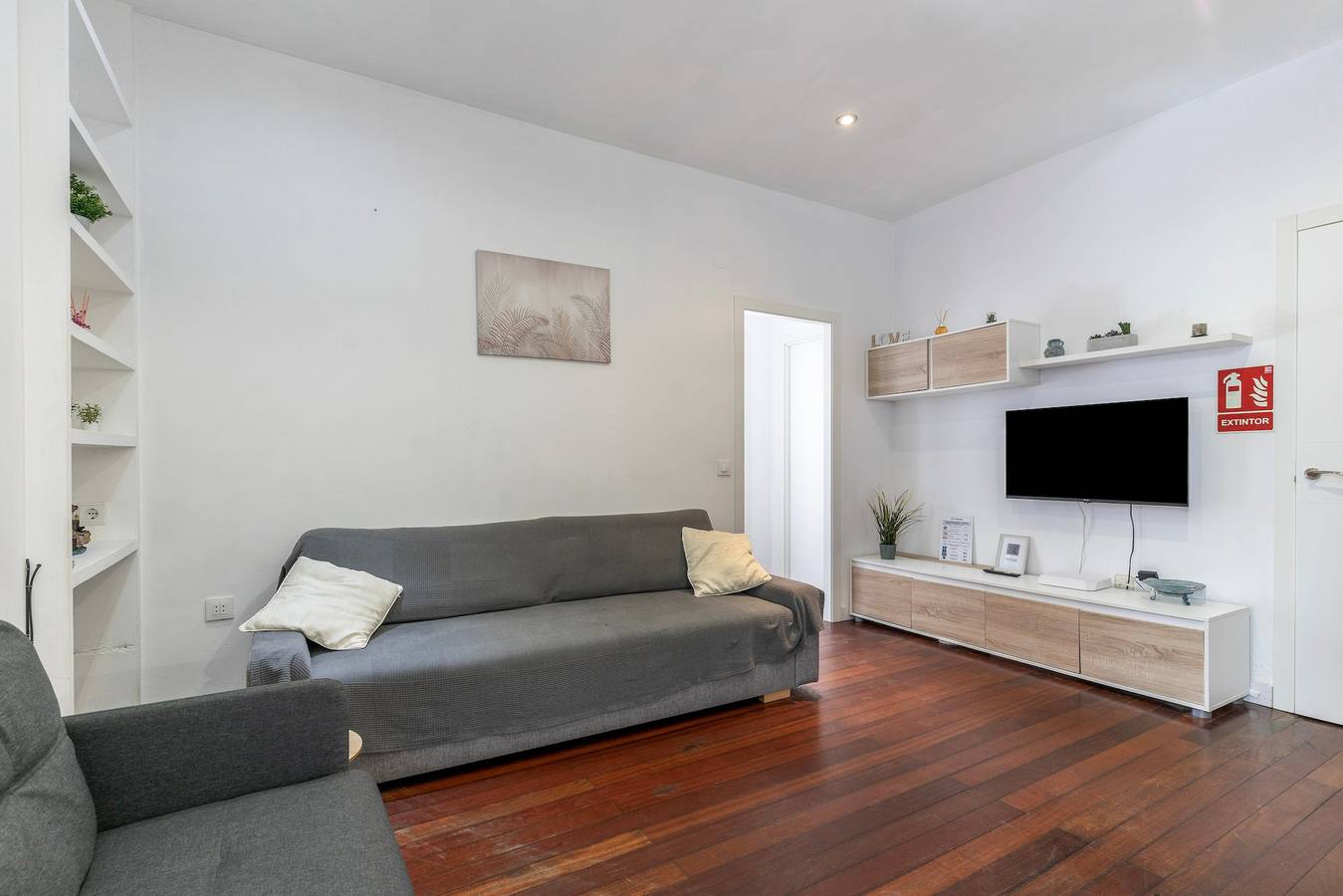 Entire apartment, 'Centro Llanes' Apartment: Cozy Stay in the Heart of Llanes in Llanes, Costa Verde (Spain)