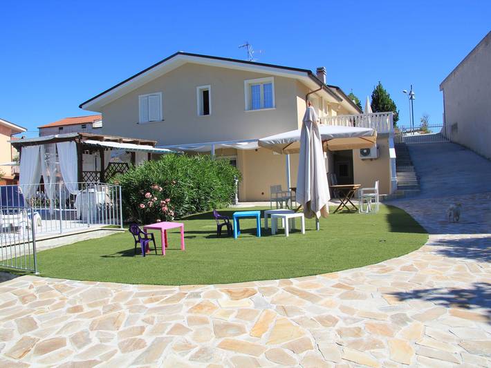 Villa con piscina per 6 persone, con Balcone/Terrazza e Giardino nonché Piscina in Abruzzo