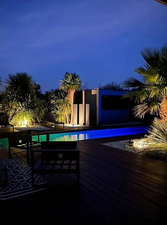 Gîte pour 4 personnes, avec jardin et terrasse ainsi que piscine et vue à Arsac