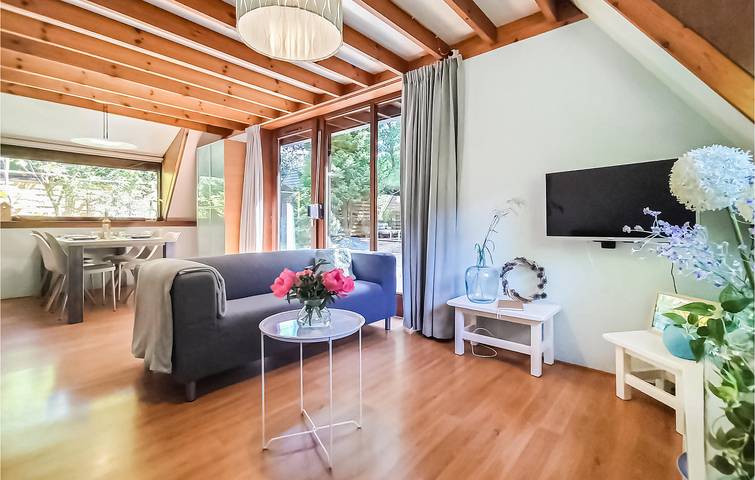 Location de vacances pour 6 personnes, avec terrasse et jardin à Lanaken - 3