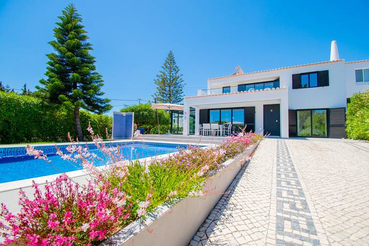 Villa para 6 pessoas, com varanda e jardim em Lagoa