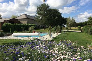 Gîte pour 11 personnes, avec jardin à Condac