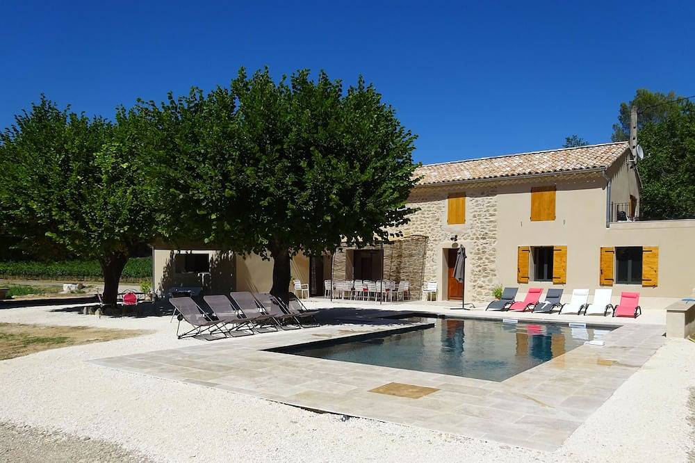Villa refaite à neuf avec piscine privée, en Provence, 14 personnes in Puyméras, Parc naturel régional du Mont-Ventoux