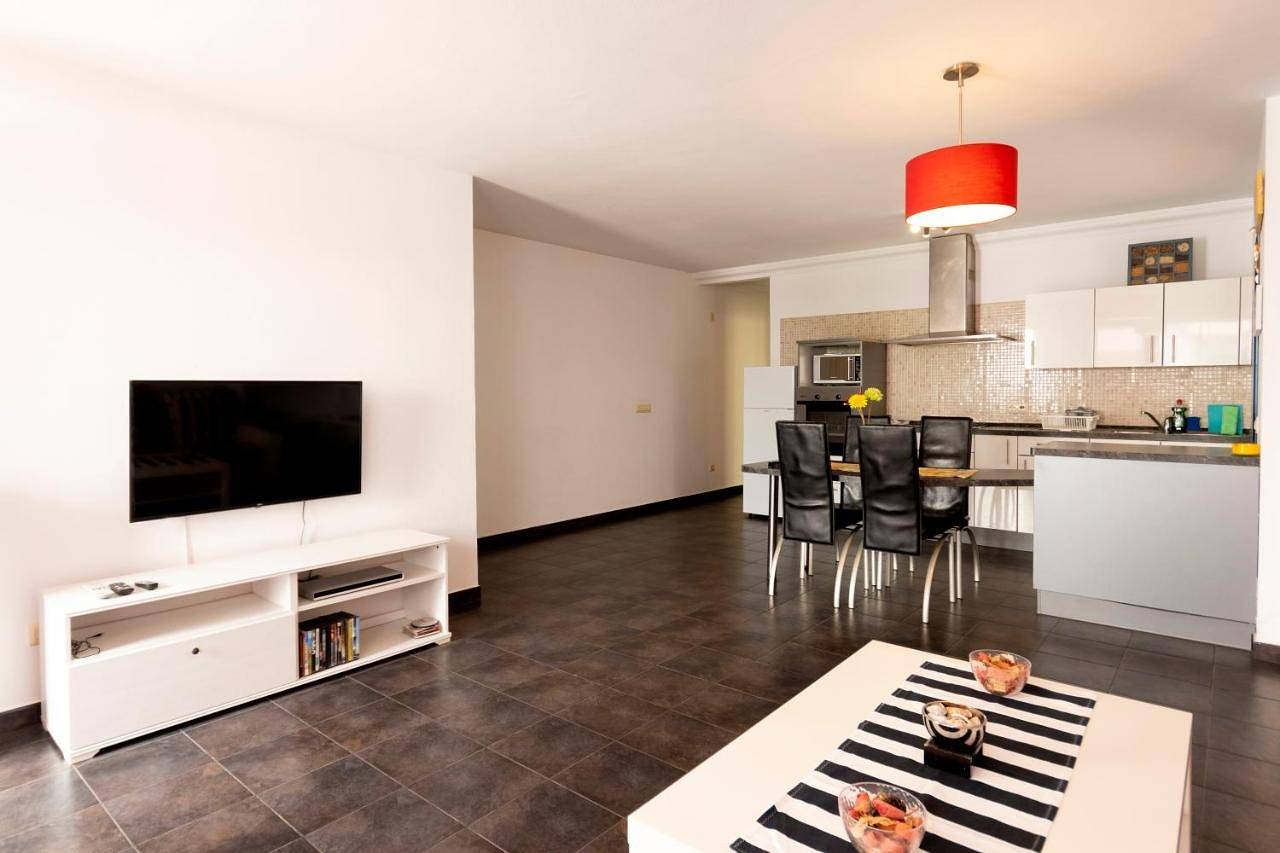 Apartamento entero, Two-Bedroom Apartment in Playa Famara, Teguise
