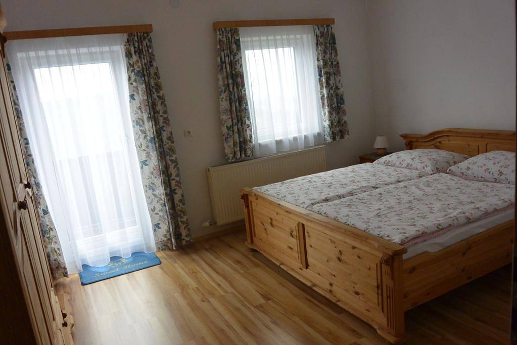 Biohof Himbrechtsöd - Ferienwohnung 1 mit Balkon und schöner Aussicht in Waidhofen an der Ybbs, Mostviertel Region