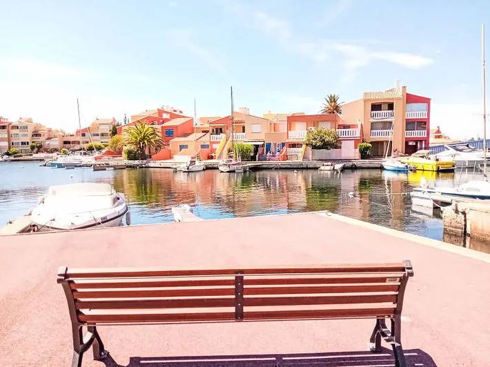 Gîte pour 4 personnes, avec terrasse et piscine dans Port Saint Ange - 2