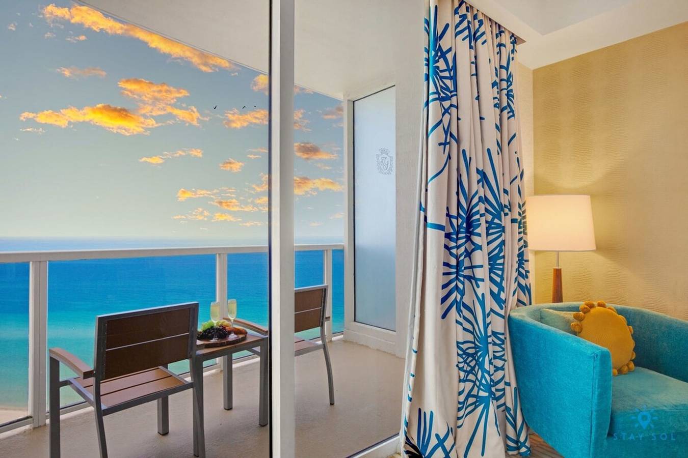 Ganze Wohnung, Sunny Isles Bliss Beachfront Retreat for 4 in Sunny Isles Beach, Florida