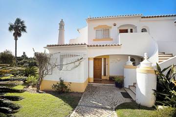 Holiday Rental for 4 People in Carvoeiro, Faro District, Photo 2