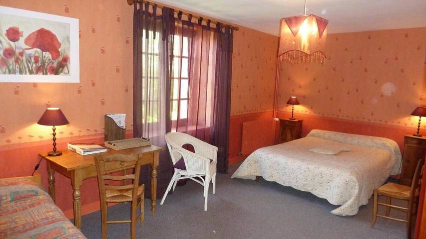 Chambre d’hôte pour 3 personnes, avec terrasse ainsi que vue et jardin à Bayeux - 3