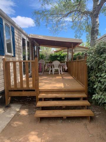 Camping pour 6 personnes, avec piscine ainsi que terrasse et jacuzzi à Vendres