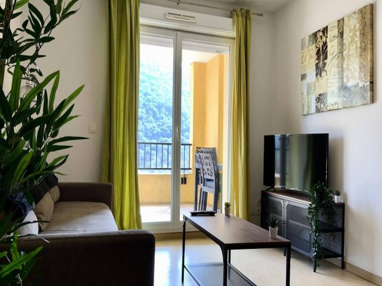 Apartamento entero, Apartamentos para 6 personas in Avène, Región de Lodève