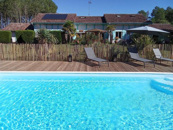 Chambre d’hôte pour 2 personnes, avec Terrasse ainsi que Jardin et Piscine dans les Landes