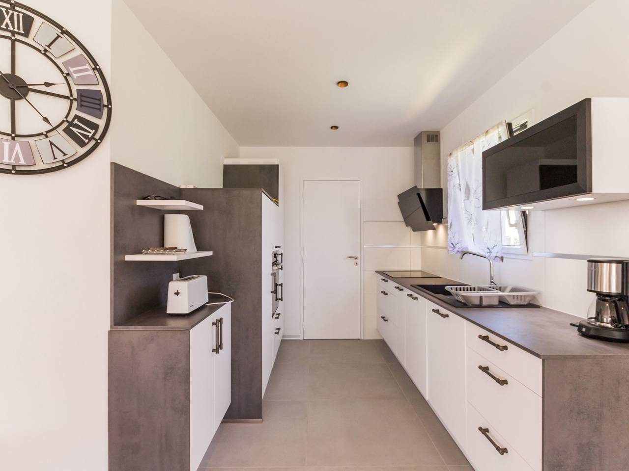 Maison moderne à 100m de la mer avec jardin clos, garage, Wifi, proche camping avec commerces, animaux Ok in Pen Bé, Assérac