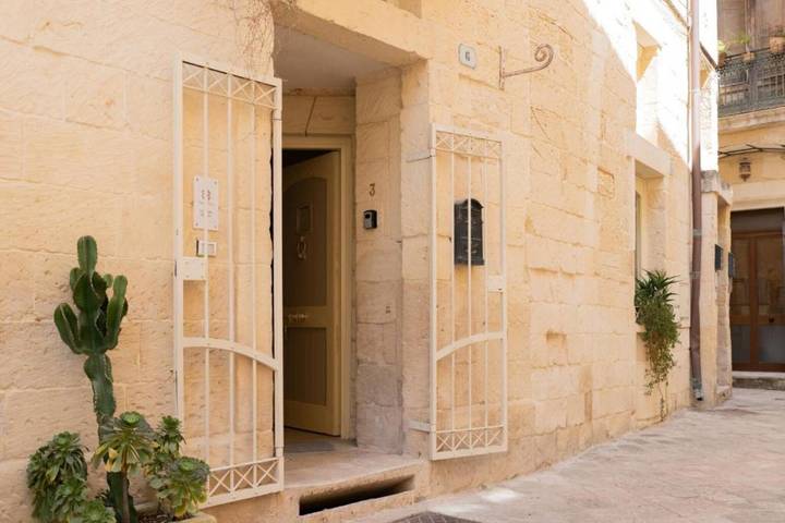 Ganze Wohnung, Ferienwohnung 'Calcarìa Suite - 1' mit Gemeinschaftsterrasse, WLAN und Klimaanlage in Lecce, Lecce Provinz