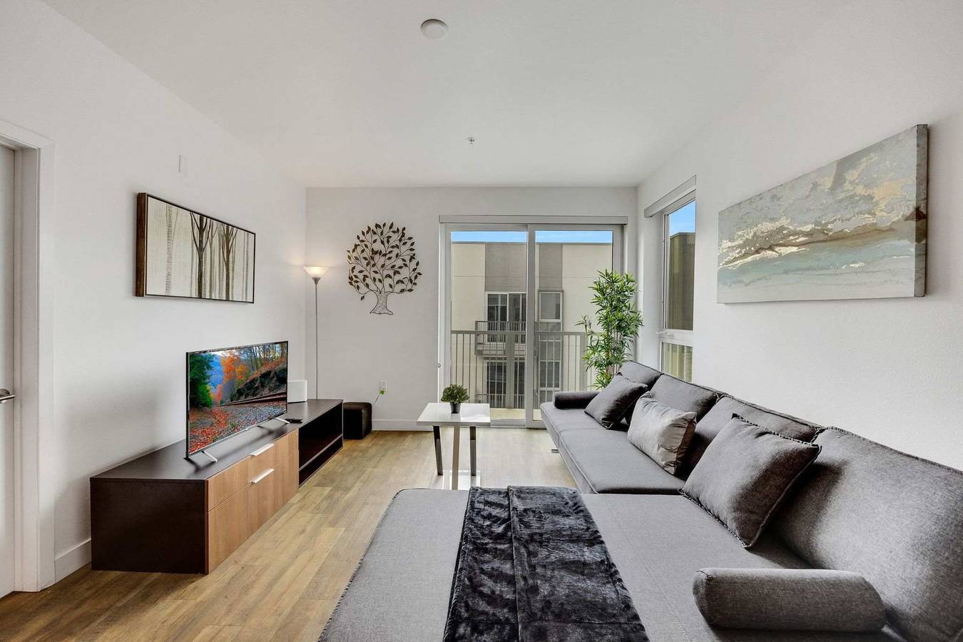 Entire apartment, Stylish 2Br Family Apartment by Dtla in Los Angeles, Los Angeles County
