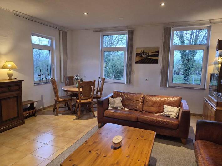 Location de vacances pour 7 personnes, avec jardin ainsi que vue et piscine à Brigueil-le-Chantre - 4