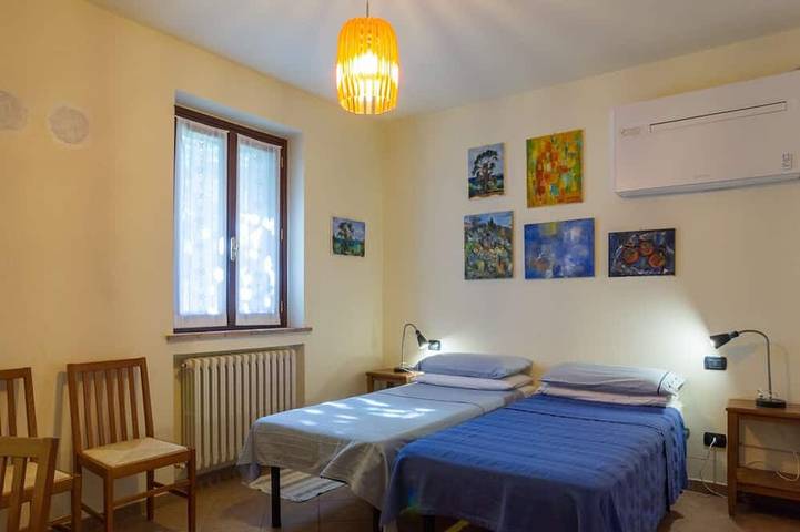 Entire apartment, Apartment in villa with pool at walking distance from Todi center in Todi, Perugia Province