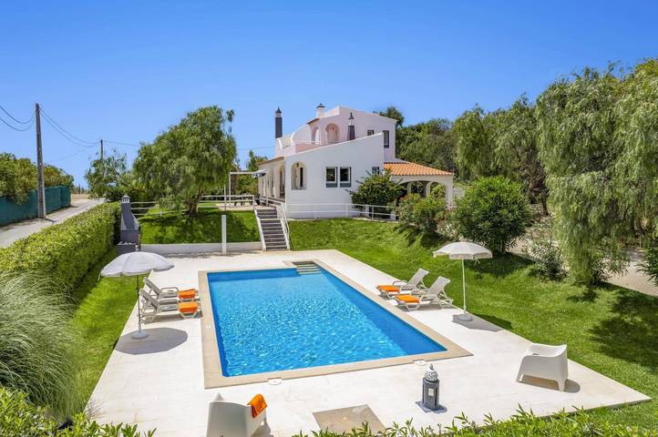 Villa para 6 pessoas, com Jardim em Caramujeira