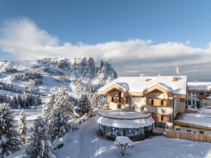 Hotel für 4 Personen, mit Garten und Whirlpool sowie Balkon, mit Haustier auf der Seiser Alm