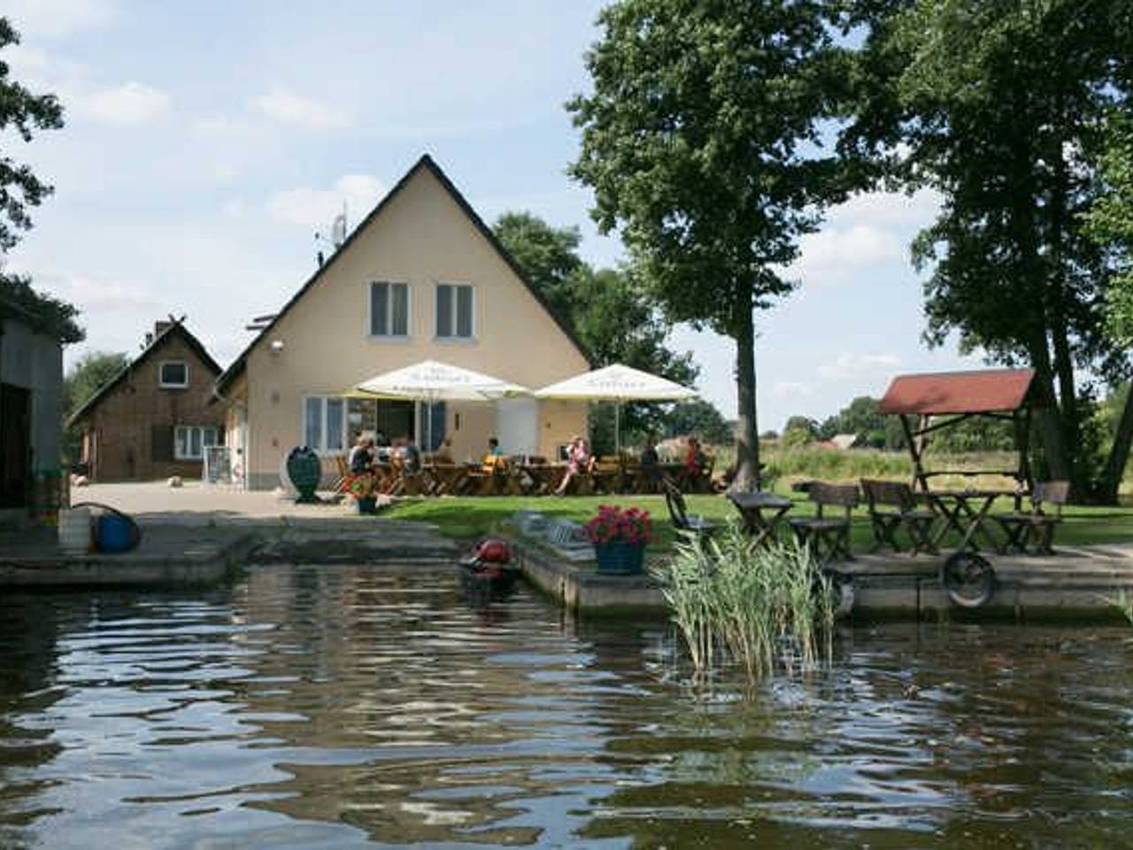 Ganze Ferienwohnung, Ferienwohnung am See - Fischerhof Vipperow - Ferienwohnung Müritzarm in Vipperow, Müritz