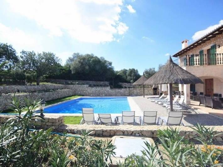 Villa pour 12 personnes, avec piscine ainsi que balcon et jardin à Petra