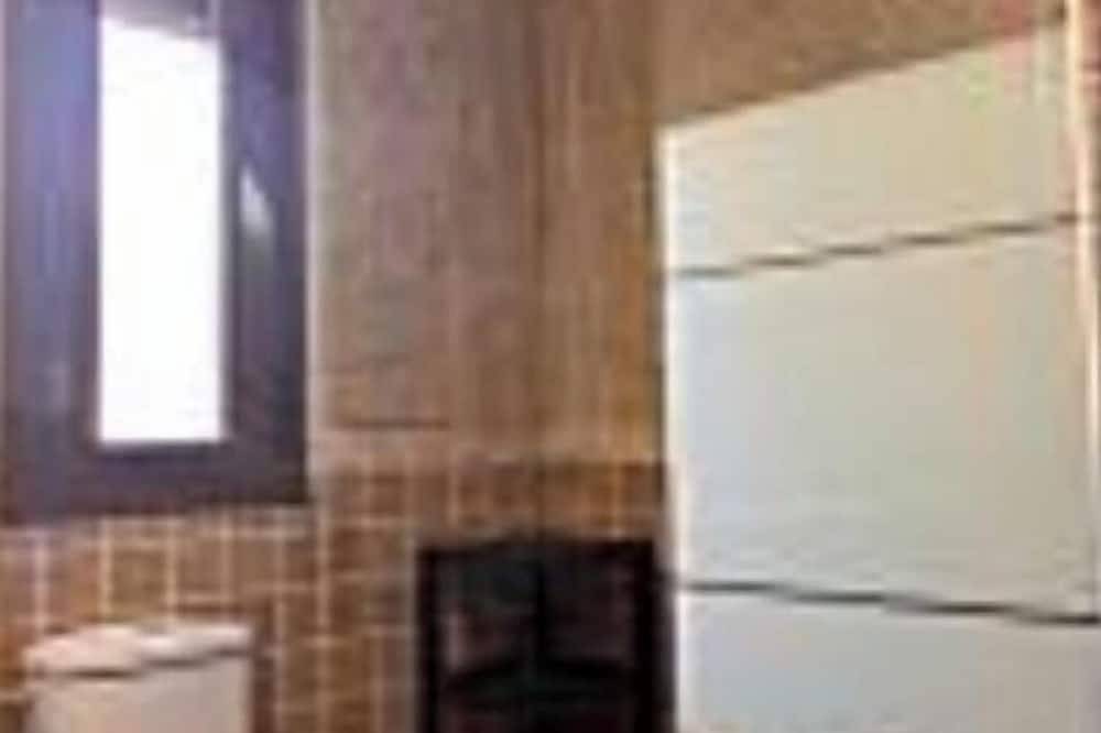 Casa Amplia en Toledo con Piscina Privada Ideal para Grupos in El Casar de Escalona, Provincia de Toledo