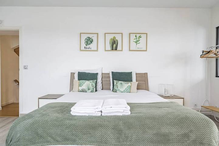 Location de vacances pour 12 personnes, avec jacuzzi à Quincy-Voisins - 4