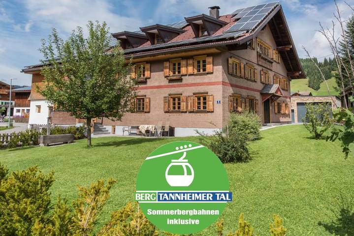 Ferienwohnung für 11 Personen, mit Garten und Ausblick in Schattwald