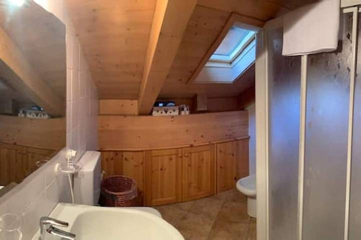 Ganze Wohnung, Komfortable Hütte im alpinen Stil La Staffa 5 Minuten von Bormio in Valdidentro, Nationalpark Stilfser Joch