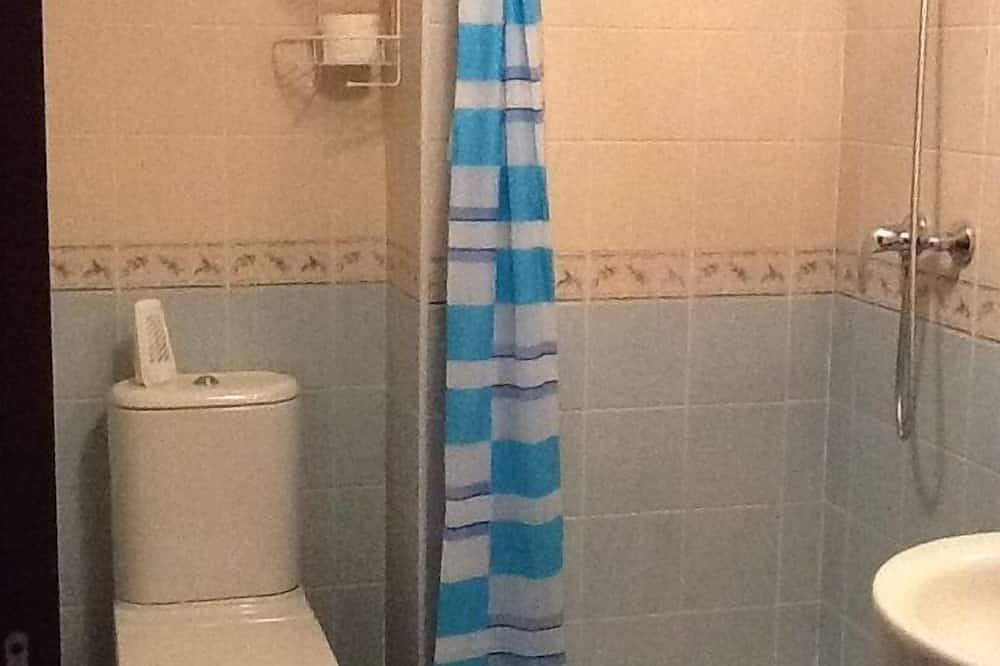 Apartamento inteiro, Casa del la Luz na bela área verde, piscina, grande terraço in Urbanizacion Costa Esuri, Ayamonte