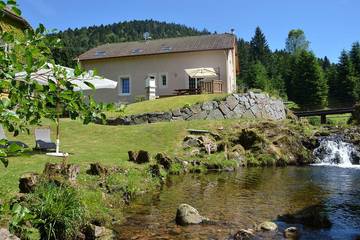 Gîte pour 8 personnes, avec jardin et terrasse à Fresse-sur-Moselle