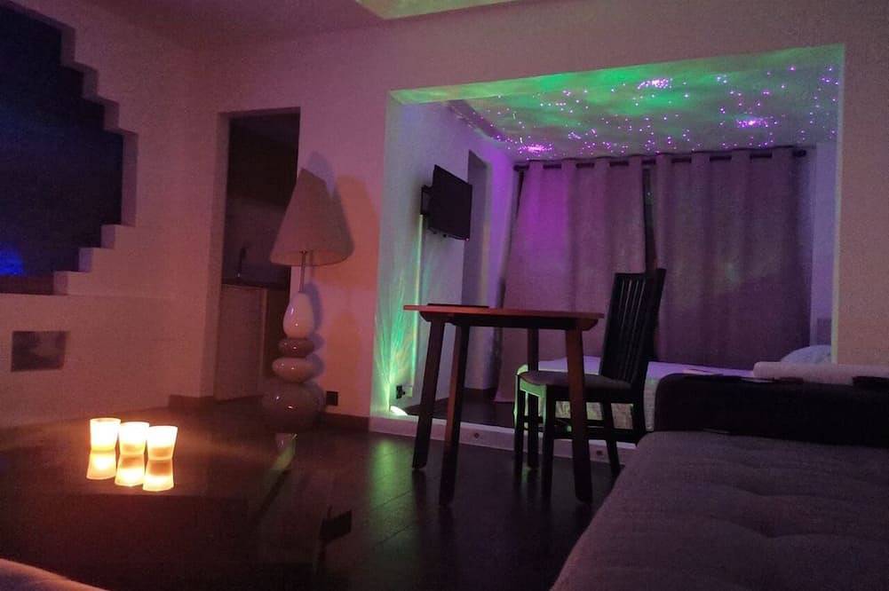 Appartement entier, Design and original apartment on the frioul islands 50m from the beach in Frioul archipelago, Marseille