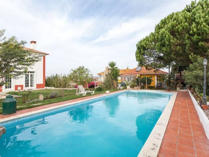 Casa de férias para 5 pessoas, com jardim e piscina, com animais de estimação em Alenquer