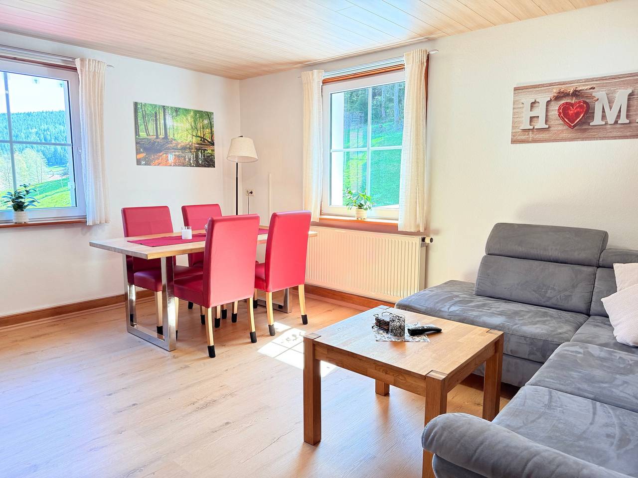 Ganze Wohnung, Ferienwohnung Wildbach, 80 qm, Infrarotsauna, umzäunter Garten, Grill, Wlan, Waldrandlage in Enzklösterle, Nordschwarzwald