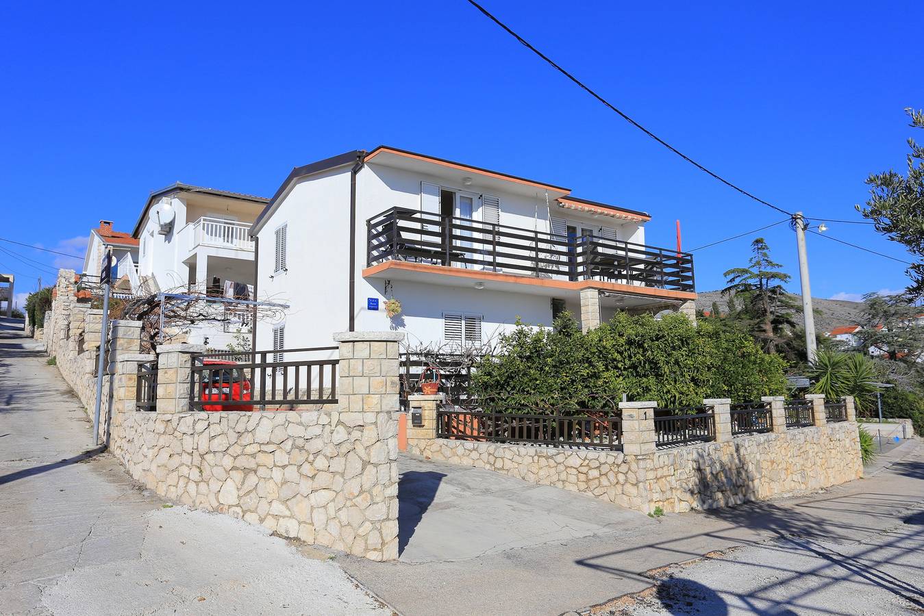Ganze Wohnung, 2-Zimmer-Ferienwohnung am Strand Seget Vranjica, Trogir A-6094-a in Seget Vranjica, Split-Dalmatien