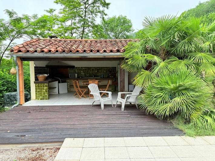 Gîte pour 9 personnes, avec piscine ainsi que vue et jardin à Leychert - 3