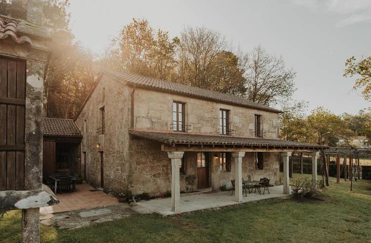 Casa rural para 4 personas, con Terraza además de Jardín y Piscina en Padrón