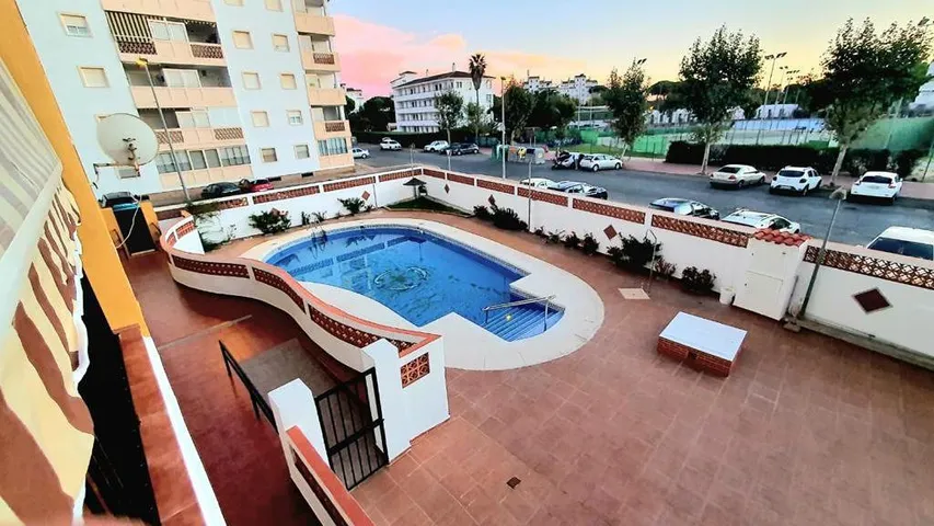 Apartamento de vacaciones para 6 personas, con piscina y jardín - 1